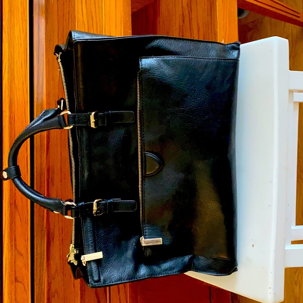 Elegant Zara brand bag for work.